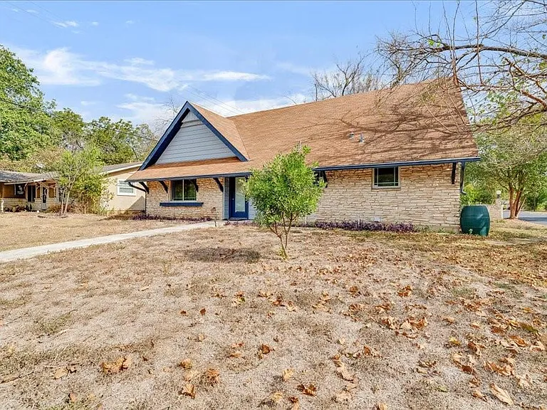 8001 Briarwood Ln — Photo 26