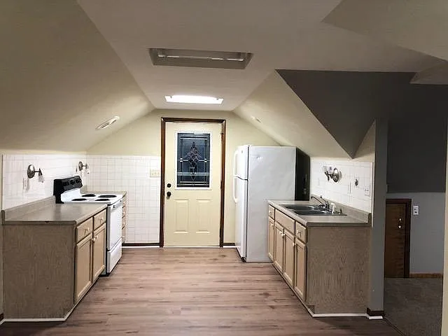 1 bed, 590 sqft, $725 — Photo 2