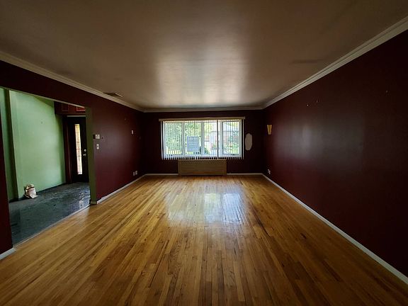 2nd image of 7 Larch Dr