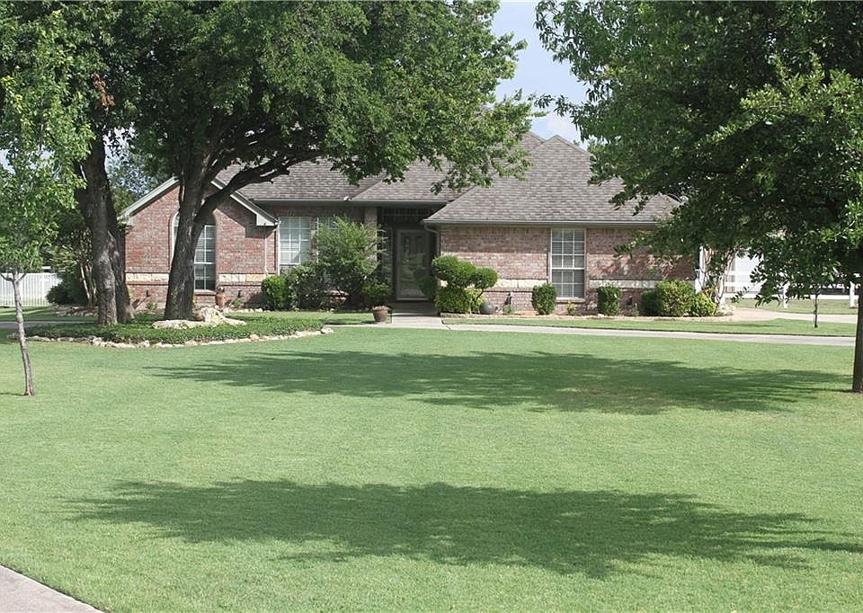 1st image of 1800 Bear Springs Dr