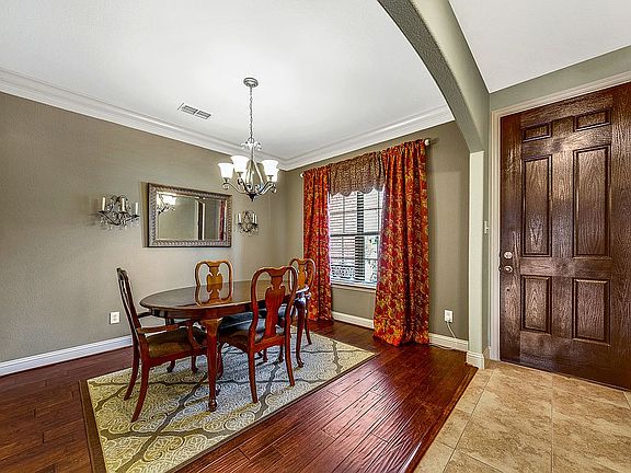 2nd image of 4601 Farringdon Ln