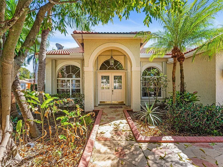 5872 NW 73rd Ct — Photo 3