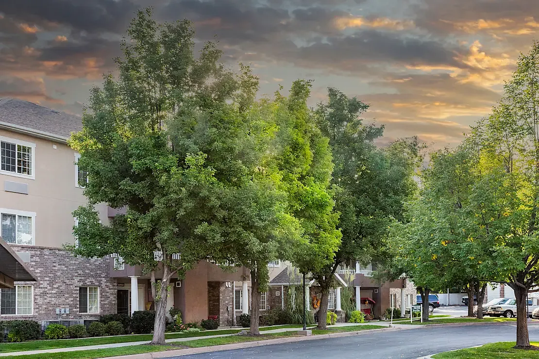 Riley Court — Photo 1