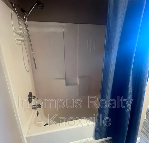 405 Iroquois Ln #1 — Photo 9