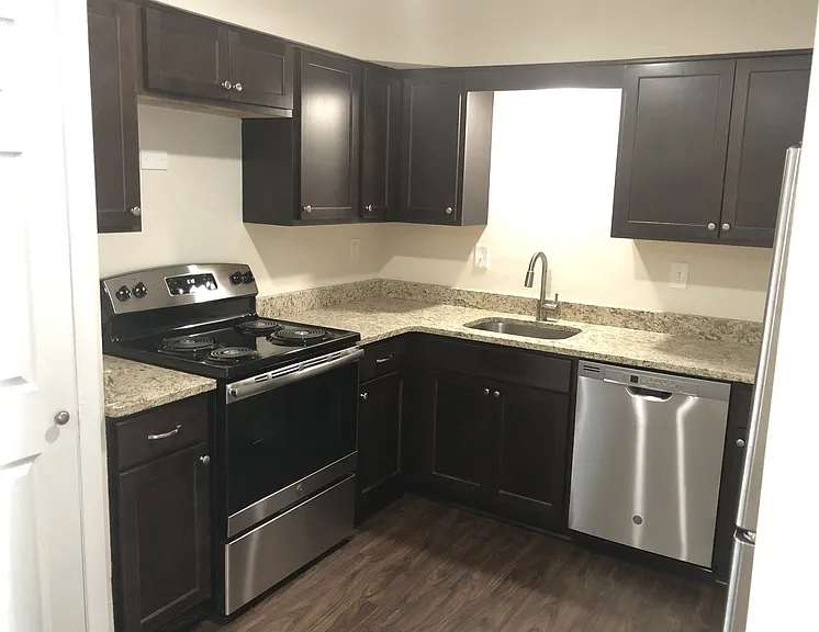 227 N Broadway St #7 — Photo 1