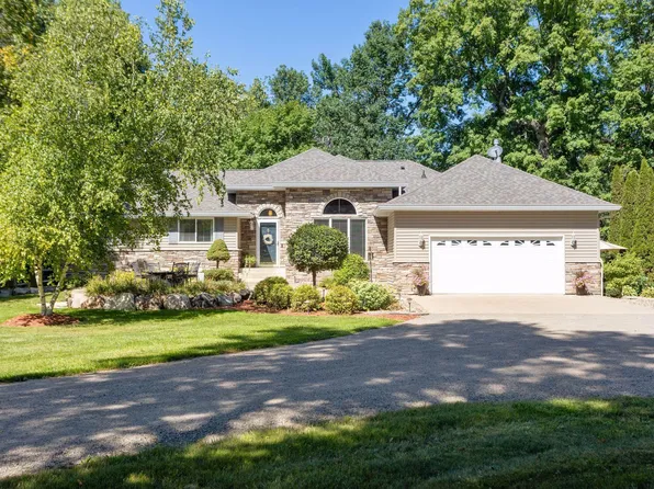 4698 Castle Cir, Lester Prairie, MN 55354