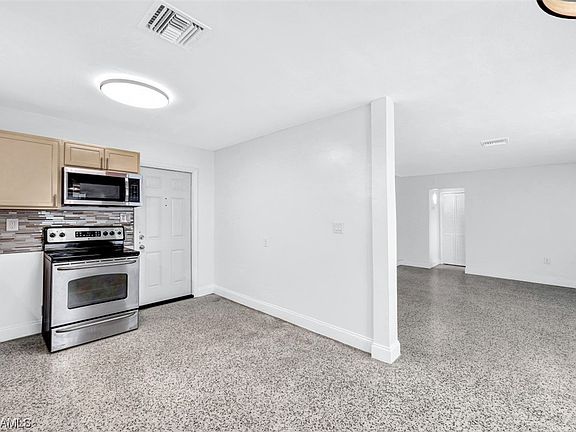 3rd image of 2668-2674 Michigan Ave N
