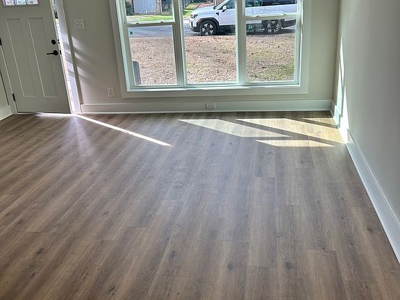 2nd image of 533 Blendwood Dr #1