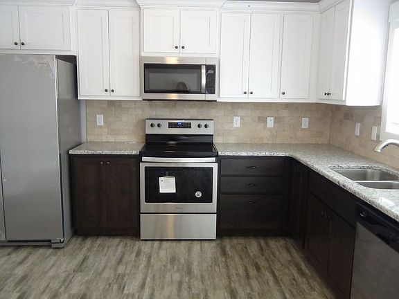 4th image of 680 S Saturn Ave Unit A