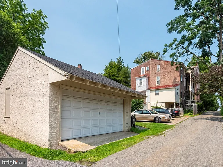 318 N Matlack St #3R — Photo 31