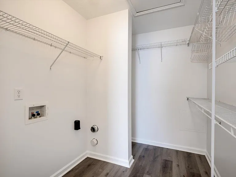 1216 Longpoint Dr — Photo 12