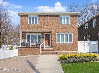 825 Willowbrook Rd, Staten Island, NY