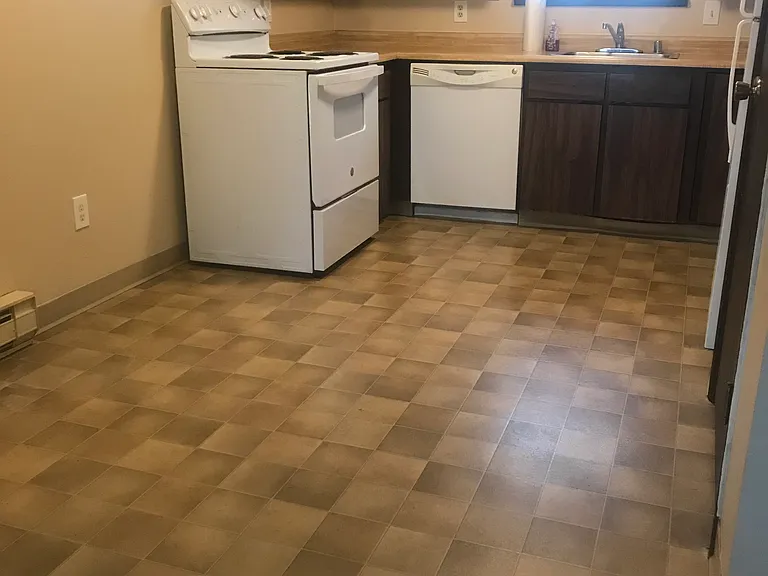 715 E Crown Ave #715 — Photo 6