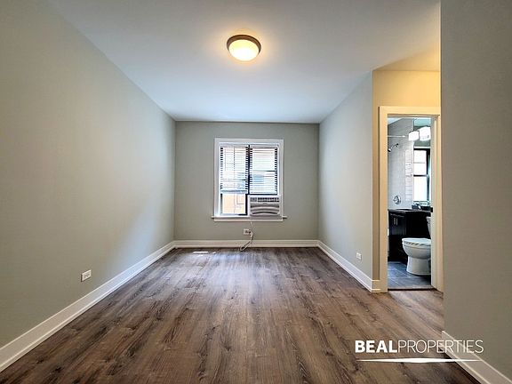 2nd image of 431 W Belden Ave #431C301