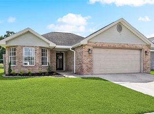 4824 Grand Bayou Dr, Marrero, LA 70072