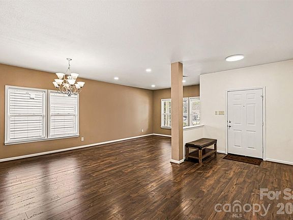 5th image of 6058 Laurent Ave