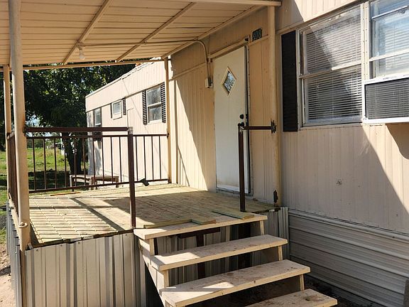 2nd image of 608 Humphrey St