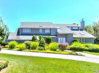 7 Harness Rd, Saint James, NY 11780