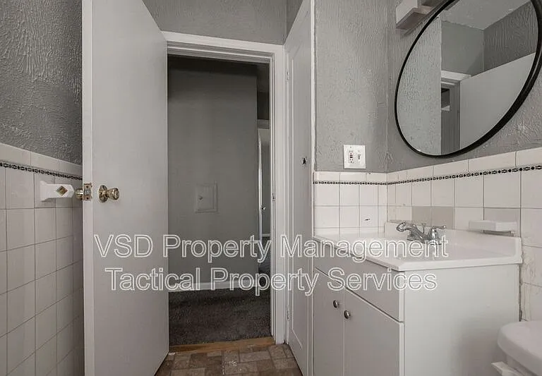 14717 Milverton Rd #UP — Photo 21