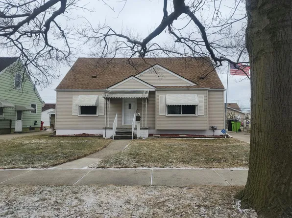 25800 Hayes Rd, Roseville, MI 48066