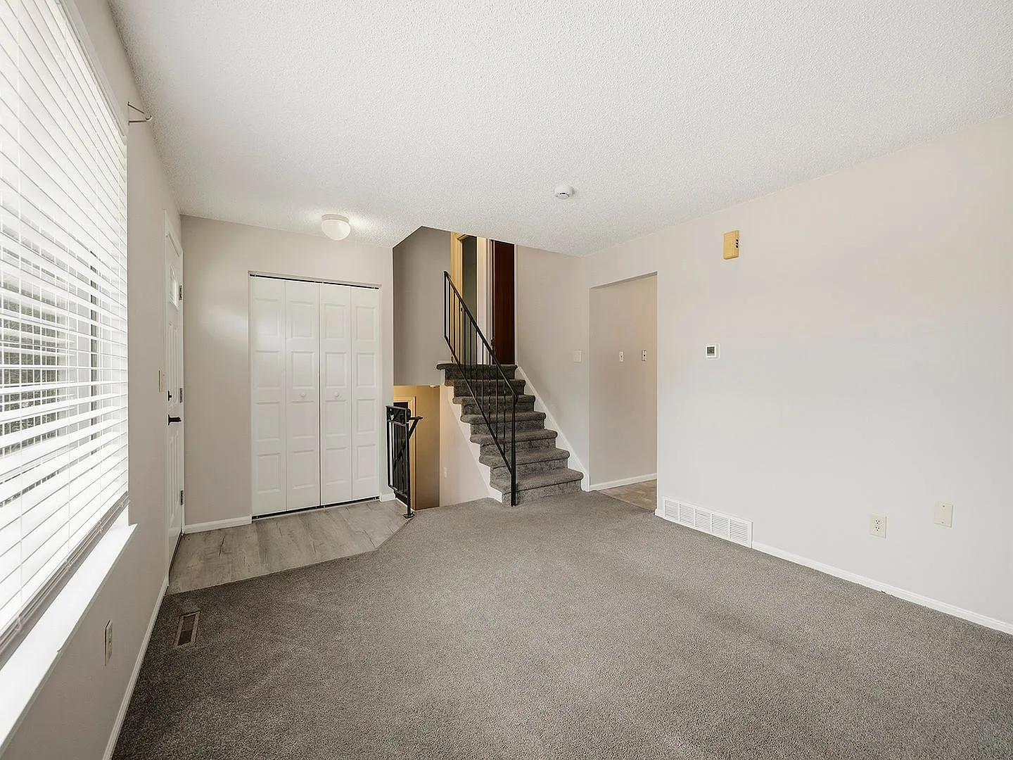 Beautifully updated 3 bedroom 2 bath home in Greeley! — Photo 3