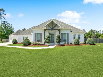 200 Merion Cir, Madisonville, LA, 70447