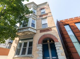 514 N Armour St APT 3F, Chicago, IL 60642