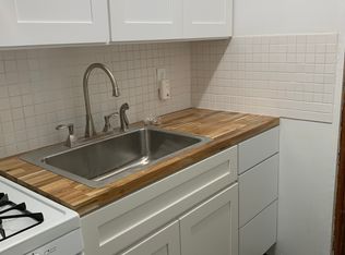 265 W Alexander St #1, Chicago, IL 60616