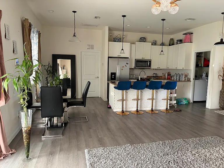 1040 Warm Ct — Photo 6