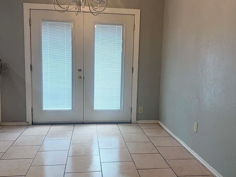 4203 Katrina Ln — Photo 11