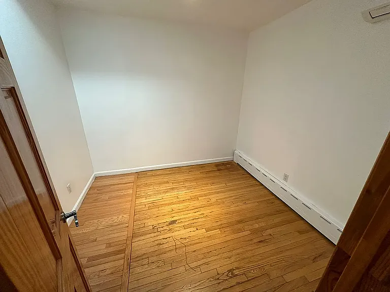 25-12 43rd St #2 — Photo 5