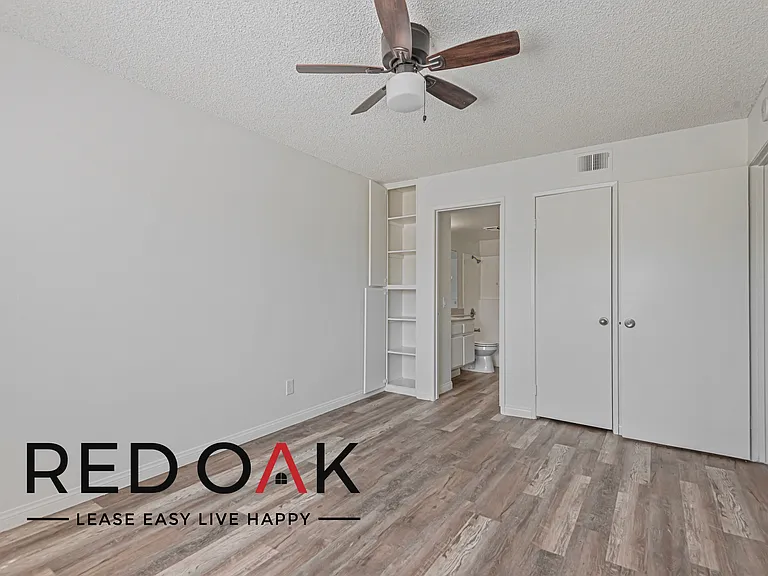 1215 D St #D101 — Photo 11