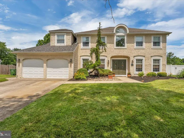 27 Spring Mill Dr, Sewell, NJ 08080