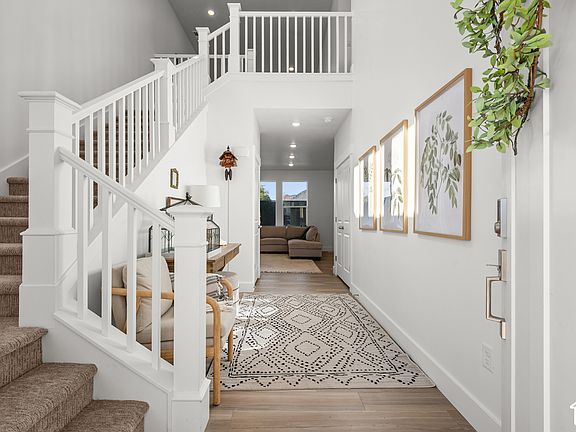 4th image of 2706 W Maple St #285