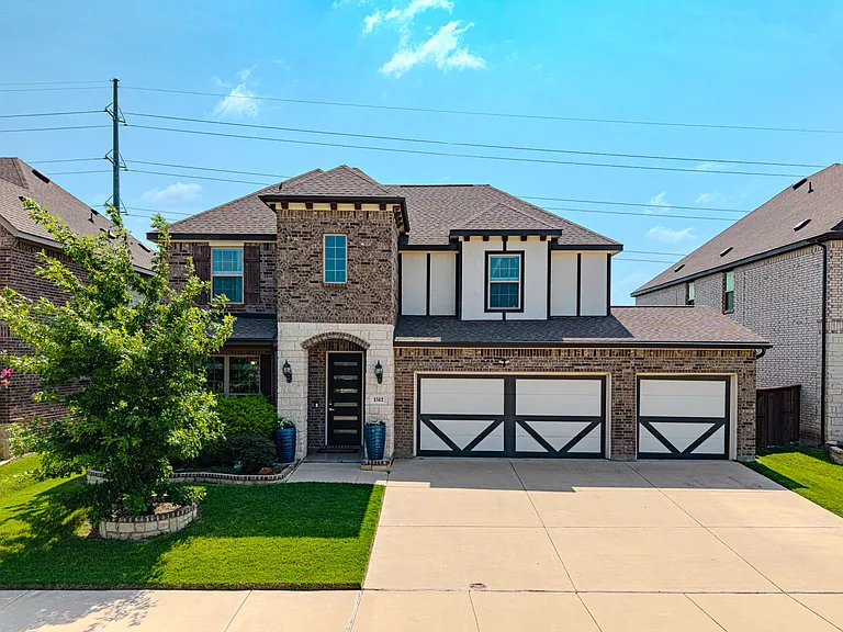 1512 Eleanor Dr — Photo 1
