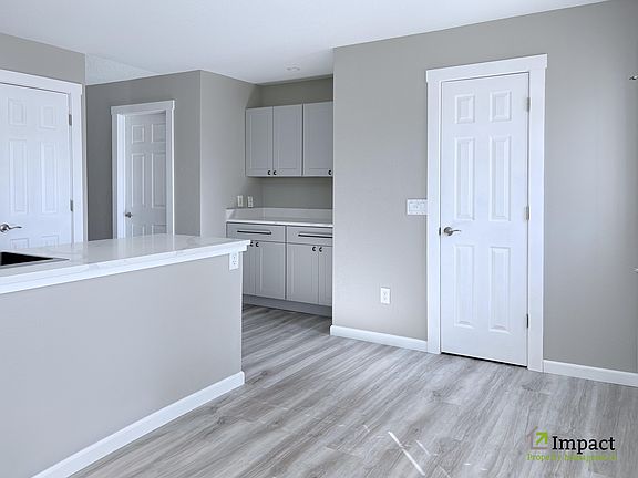 5th image of 18002 Becket Dr #1