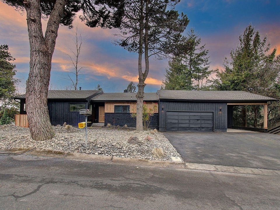 1st image of 2450 Park Hill Dr #1/2