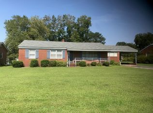 203 N 2nd St, Macclesfield, NC 27852