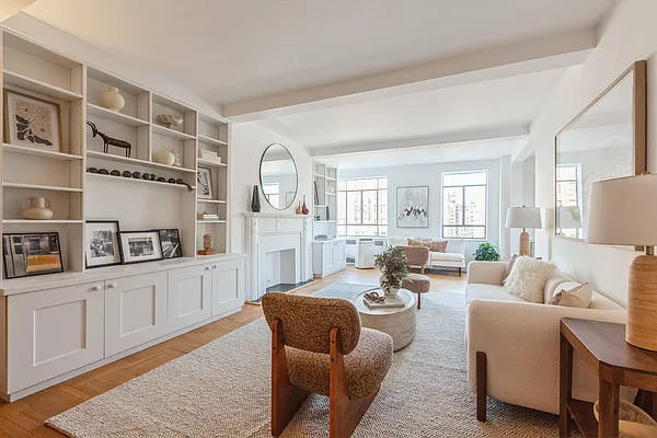Living room, photo 1