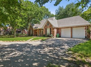 121 Windsong Ct, Weatherford, TX 76087