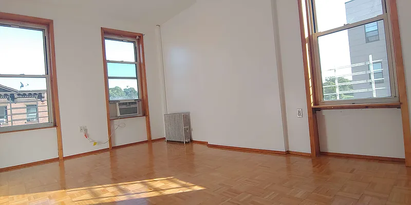 Rented by Angelucci Group LLC | media 19