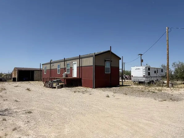 300 N Border Rd, Imperial, TX 79743
