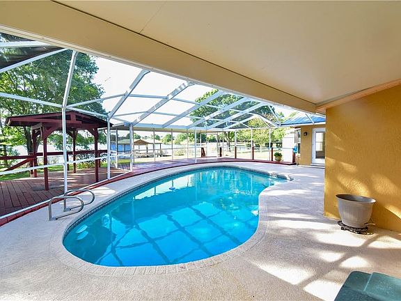 3rd image of 3611 Parkway Blvd