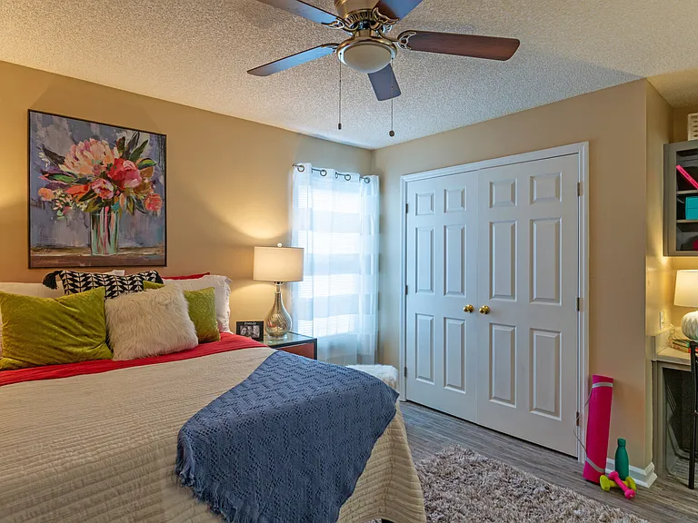 The Gates at Valdosta - Student Housing Priced Per Person — Photo 9