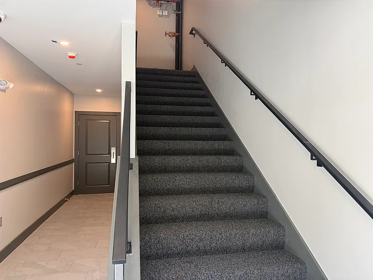 251 Sladen St #207 — Photo 28