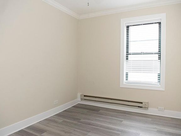 3rd image of 3839-43 N Greenview Ave #3841-3E