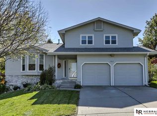 15417 Bemis Cir, Omaha, NE 68154