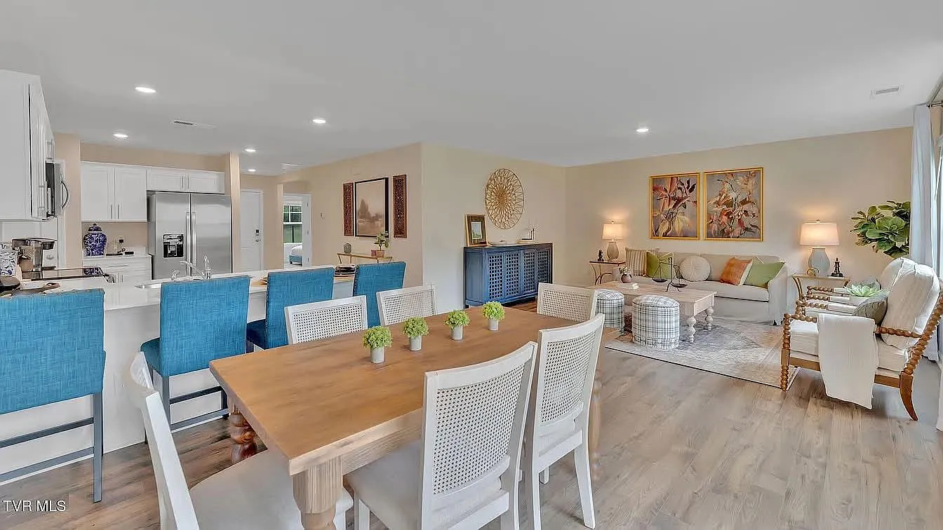 202 Wisteria Dr — Photo 1