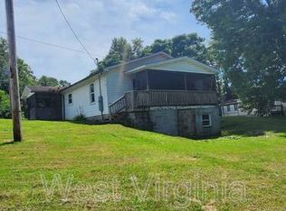 106 Cochran Ln, Crab Orchard, WV 25827