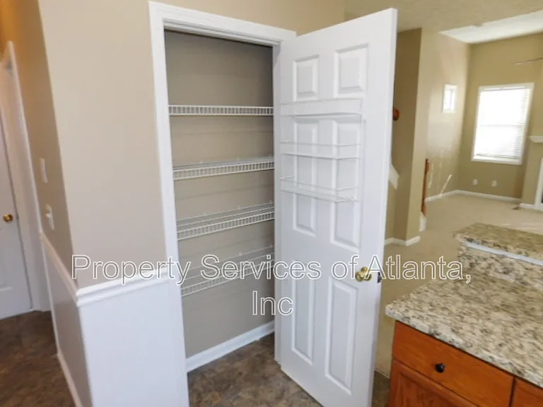 311 Windcroft Cir NW — Photo 10